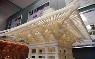 千葉大学の平沢研究室が3Dプリンターで造形した部材を組み立ててつくった法華経寺五重塔