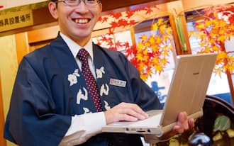 がんこフードサービスの浅川智之業務改革本部営業推進部係長は、和食店の店長経験を持つ。本部に移り店舗設計のシミュレーションを手掛けている（写真:福島正造）