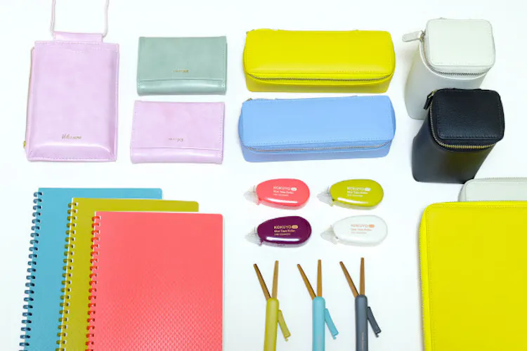 新生活に彩り添える春色文具 名刺入れ ペンケース Nikkei Style 新生活に彩り添える春色文具 名刺入れ ペンケース Nikkei Style