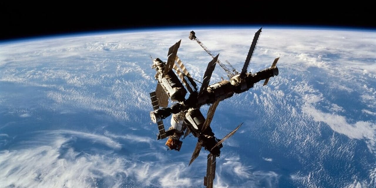 死まであと7分 旧ソ連の宇宙ステーション事故の真相 Nikkei Style 死まであと7分 旧ソ連の宇宙ステーション事故の真相 Nikkei Style