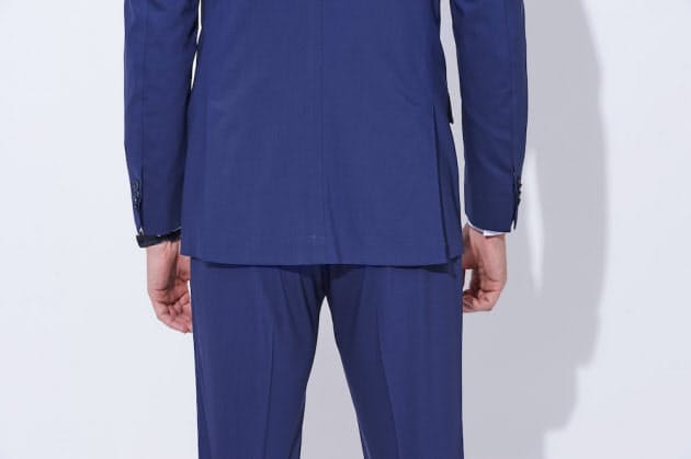 脱ピタピタ 着丈長め スーツは ゆるフィット 回帰 Nikkei Style 脱ピタピタ 着丈長め スーツは ゆるフィット 回帰 Nikkei Style