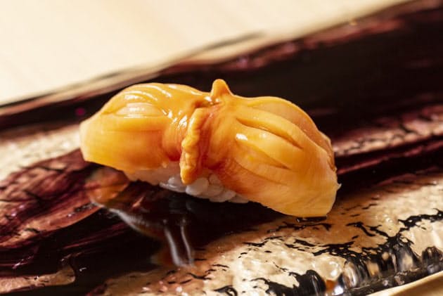 一段上の握りの味 テラスがあるすし店 東京 築地 Nikkei Style 一段上の握りの味 テラスがあるすし店 東京 築地 Nikkei Style