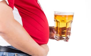 できれば「アルコール由来のカロリーでは太りにくい」という説を信じたいのだが…（写真はイメージ=123RF）