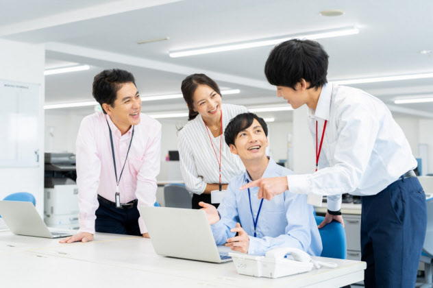 転職の求人は職場の柱となる35歳までに偏りやすい(写真はイメージ) =PIXTA