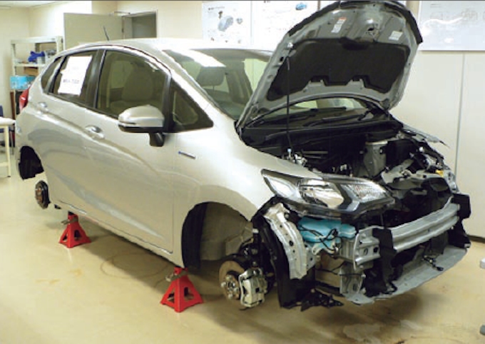 フィットハイブリッド分解 最高クラス燃費支える技術 日本経済新聞