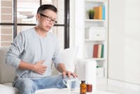 飲み過ぎると翌日お腹を壊すという人は少なくない。どういうメカニズムだろう?(写真はイメージ=123RF) 飲み過ぎると翌日お腹を壊すという人は少なくない。どういうメカニズムだろう?(写真はイメージ=123RF)