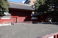 東大の合格者数は毎年約3000人(東大赤門、写真はPIXTA) 東大の合格者数は毎年約3000人(東大赤門、写真はPIXTA)