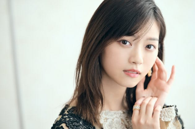 西野七瀬 自室の棚に飾る金色の置物 見ると元気に Nikkei Style 西野七瀬 自室の棚に飾る金色の置物 見ると元気に Nikkei Style