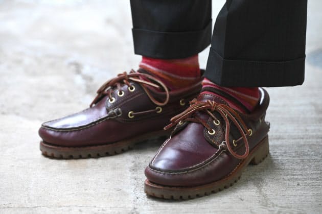 足元から考えてみるコーデ ビジカジにおしゃれ柄 靴下で冒険せよ 石津祥介氏 Nikkei Style 足元から考えてみるコーデ ビジカジにおしゃれ柄 靴下で冒険せよ 石津祥介氏 Nikkei Style