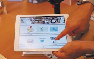 DIY FACTORY OSAKAには、来店客がネットで買いやすくするための工夫が、店内の随所にある