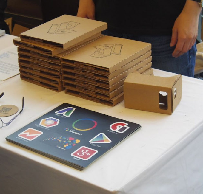 100均製からダンボール製まで 激安hmdが続々 日本経済新聞