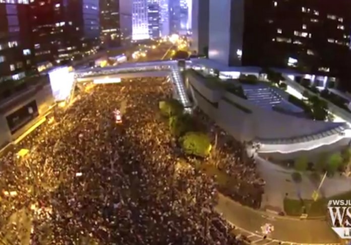 ドローンビジネス 離陸 報道 スポーツに鳥の目 日本経済新聞