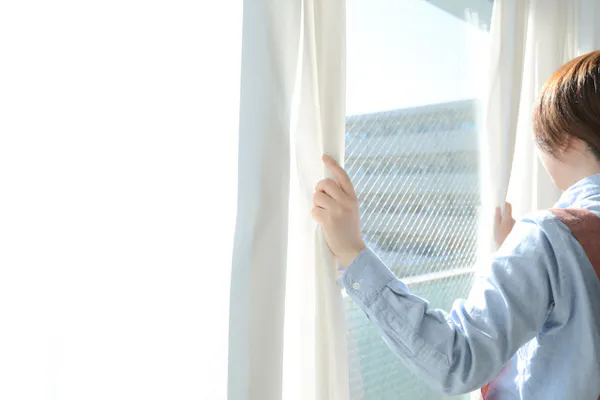 明るい寝室は不眠のもと 暗い朝は寝坊のもと Nikkei Style