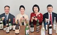 左から、ジョン・ゴントナーさん、葉石かおりさん、山同敦子さん、松崎晴雄さん。日本酒界を代表する"目利き"が4人集まることはめったにない。それだけに今回のセレクションは注目度が高い