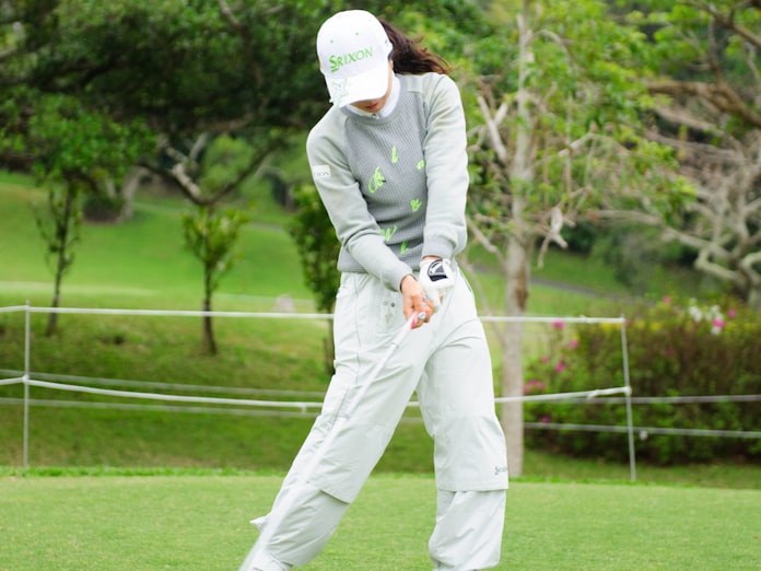 女子プロも納得 体の重さ使って飛距離アップ 中 日本経済新聞
