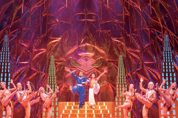 長澤まさみに天性の輝き 舞台 キャバレー の面白さ Nikkei Style 長澤まさみに天性の輝き 舞台 キャバレー の面白さ Nikkei Style