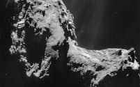 2004年、欧州宇宙機関の彗星探査機ロゼッタが打ち上げられ、10年に及ぶチュリュモフ・ゲラシメンコ彗星の探査ミッションが始まった。（PHOTOGRAPH BY ESA/ROSETTA/NAVCAM）