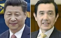 シンガポールで7日会談する中国の習近平国家主席（左）と台湾の馬英九総統=共同