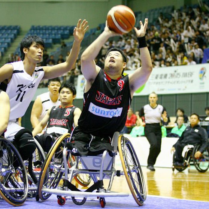 激しさの裏に緻密な戦略 車いすバスケ 見る者を魅了 日本経済新聞 激しさの裏に緻密な戦略 車いすバスケ 見る者を魅了 日本経済新聞