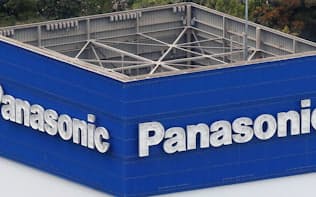 パナソニックは2017年に発売予定の米テスラ・モーターズの普及モデルにリチウムイオン電池を独占供給
