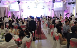 ベトナムの結婚披露宴は参加者が300人を超すことも珍しくない