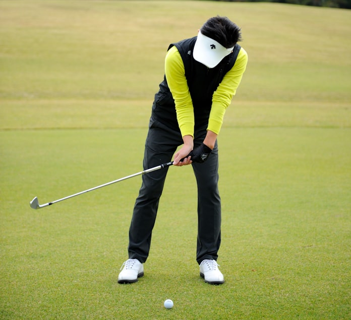 世界トップも実践 ダウンブローは左肩で打つ 上 日本経済新聞 世界トップも実践 ダウンブローは左肩で打つ 上 日本経済新聞