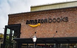 昨年11月にシアトル郊外に設置したアマゾン書店1号店（C）Shutterstock