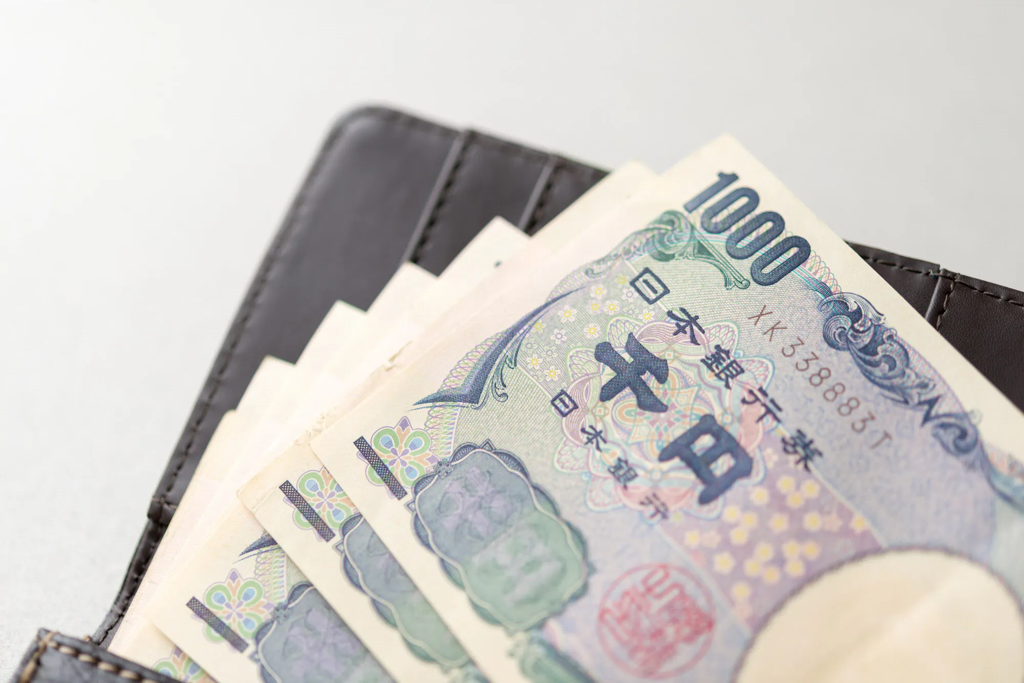 無駄づかい防ぐ 財布に現金は1万円以下 Nikkei Style 無駄づかい防ぐ 財布に現金は1万円以下 Nikkei Style