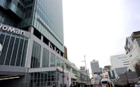 「ニュウマン」のある新宿ミライナタワーはJR東日本が開発。甲州街道を挟んでJR新宿駅南口の反対側になる
