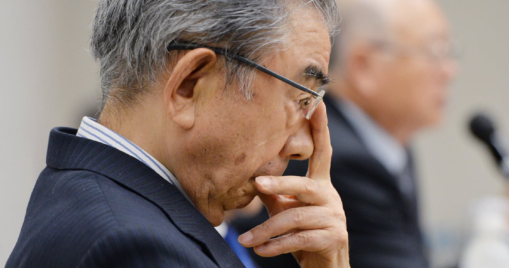 セブンの変 2人の 創業者 並び立たず Nikkei Style セブンの変 2人の 創業者 並び立たず Nikkei Style