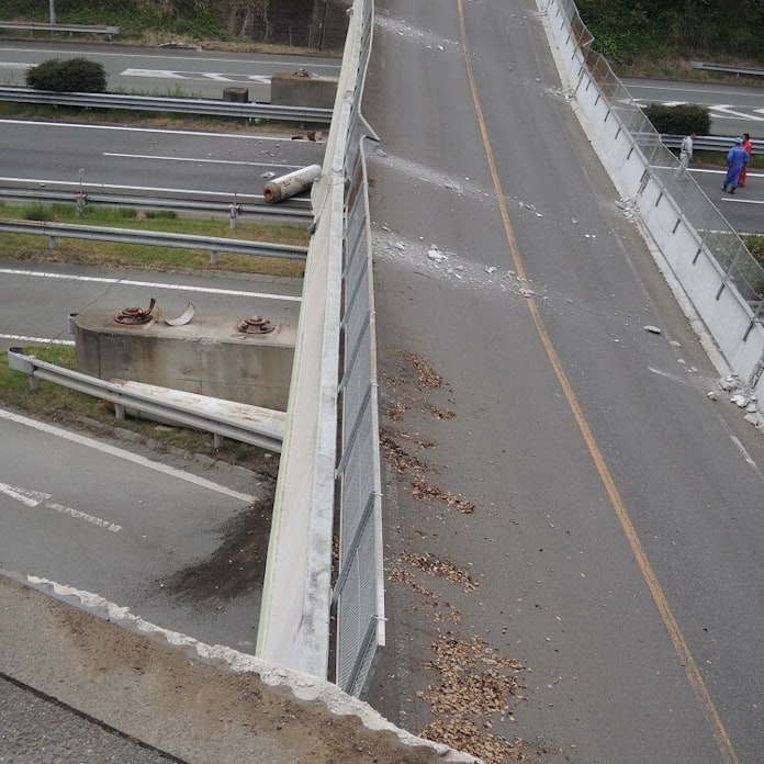 熊本地震で落ちた跨道橋 会計検査が 落橋 の指摘 日本経済新聞 熊本地震で落ちた跨道橋 会計検査が 落橋 の指摘 日本経済新聞