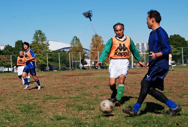 中高年リターン族が熱い 昔の趣味 スポーツ再び Nikkei Style 中高年リターン族が熱い 昔の趣味 スポーツ再び Nikkei Style