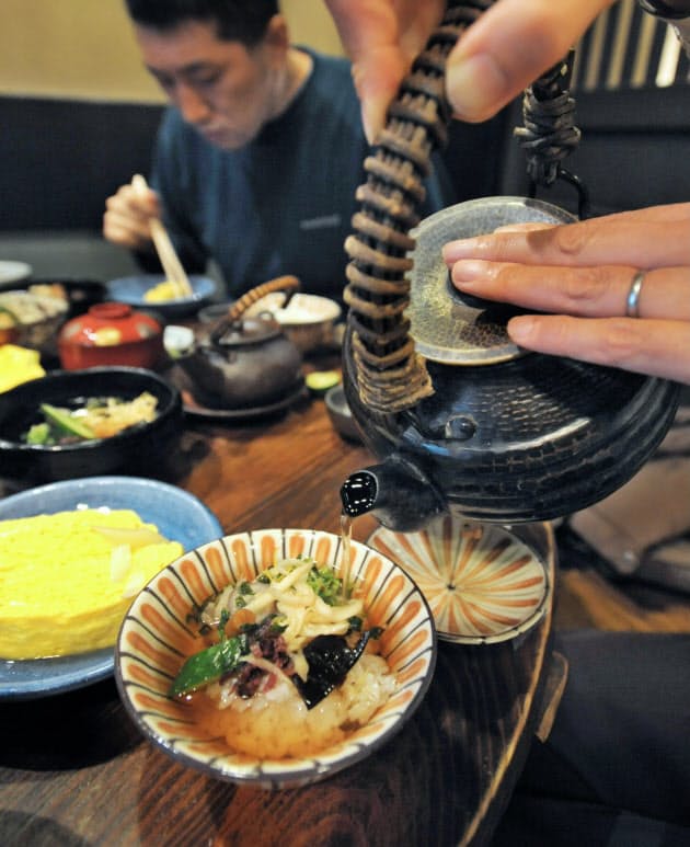 なぜ関西人は お茶漬け を愛すのか 日経bizgate なぜ関西人は お茶漬け を愛すのか 日経bizgate