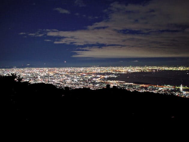 1000万ドルの夜景 六甲山 光都 神戸の歩き方 ルミナリエに負けない絶品夜景スポ Nikkei Style