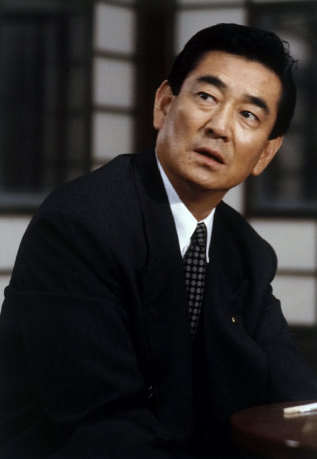 送られてきた見合い写真 母心 俳優 高倉健 Nikkei Style 送られてきた見合い写真 母心 俳優 高倉健 Nikkei Style