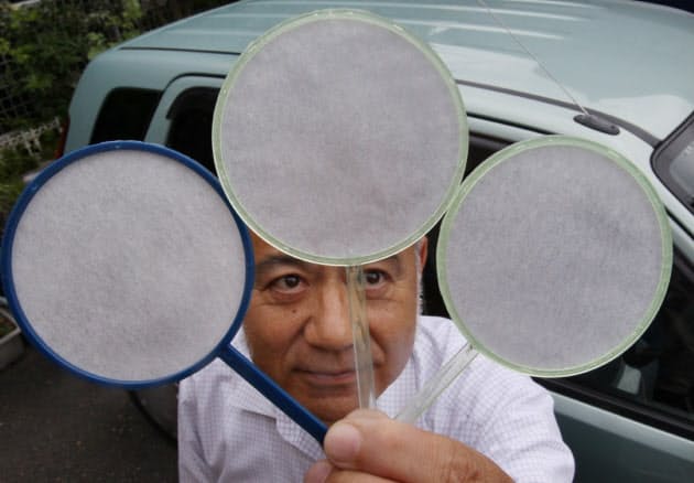 心技体 鍛える 3分間で90匹の名人が伝授 金魚すくい の極意 Nikkei Style 心技体 鍛える 3分間で90匹の名人が伝授 金魚すくい の極意 Nikkei Style