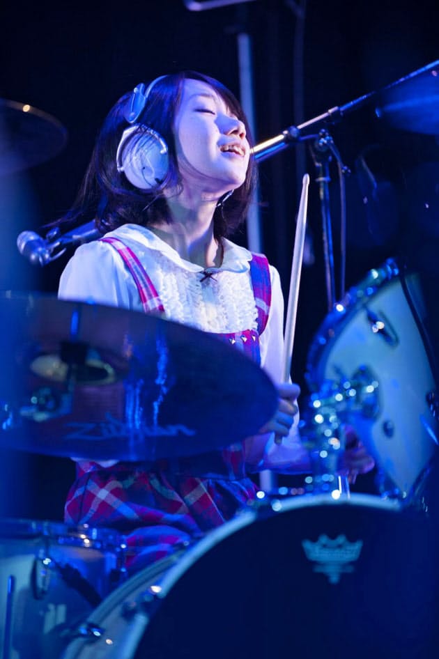神聖かまってちゃん東京公演 幅広い音楽性 怒濤の演奏 Nikkei Style 神聖かまってちゃん東京公演 幅広い音楽性 怒濤の演奏 Nikkei Style