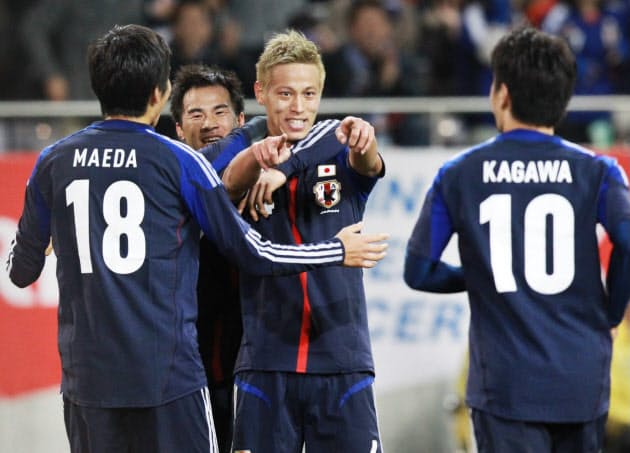 サッカー日本 改めて証明された ベストのワントップ 日経bizgate サッカー日本 改めて証明された ベストのワントップ 日経bizgate