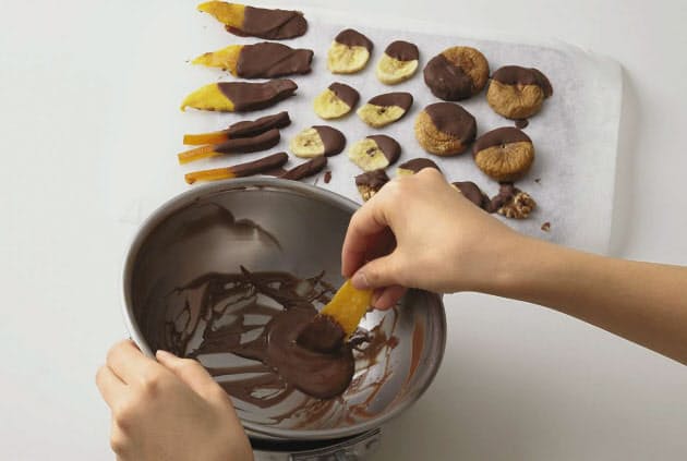 ドライフルーツのチョコがけ Nikkei Style