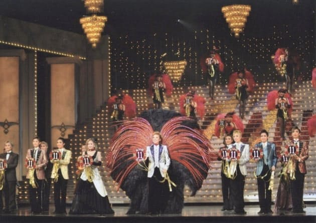 宝塚歌劇団花組公演 オーシャンズ11 蘭寿のダニーに大人の魅力 Nikkei Style 宝塚歌劇団花組公演 オーシャンズ11 蘭寿のダニーに大人の魅力 Nikkei Style