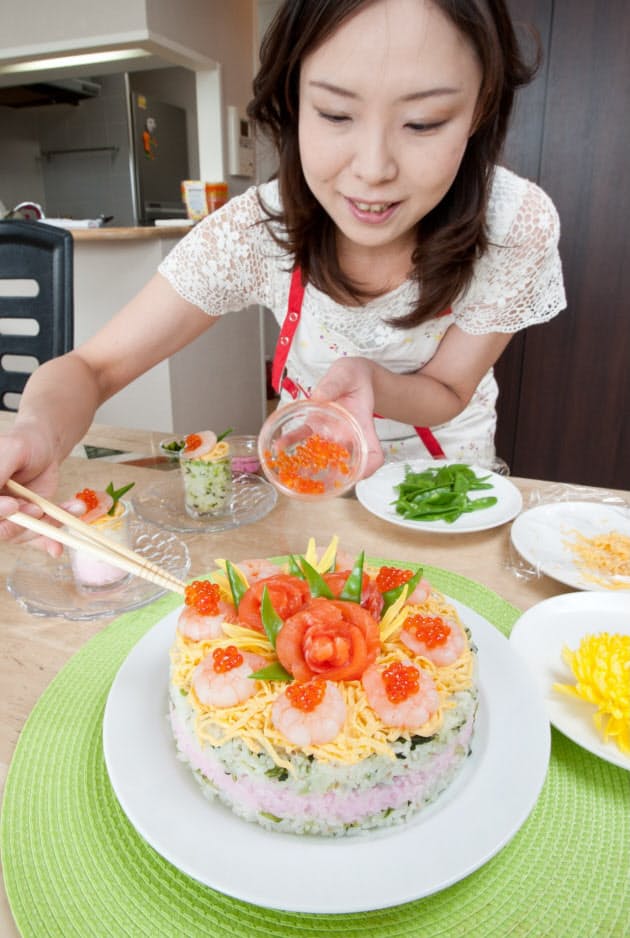 見た目はケーキ 実はすし 見た目ラーメン 味は おかしな ケーキ 増殖中 Nikkei Style