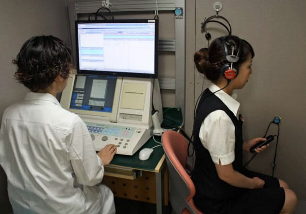 ストレスが原因か 20 30代女性に増える低音難聴 woman smart nikkei style