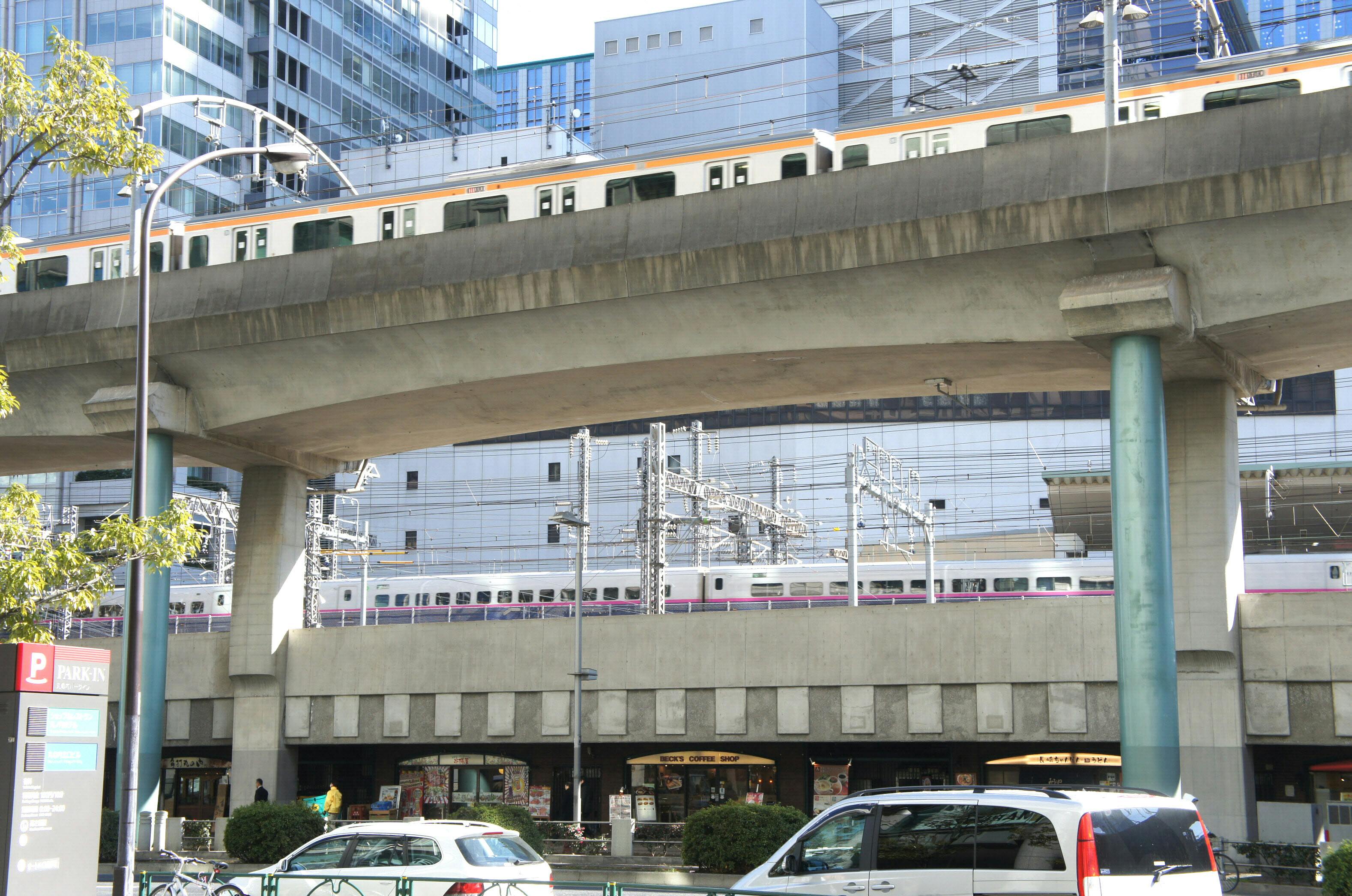 東京駅 中央線ホームなぜ高い 鉄路争奪戦の力学 Nikkei Style 東京駅 中央線ホームなぜ高い 鉄路争奪戦の力学 Nikkei Style