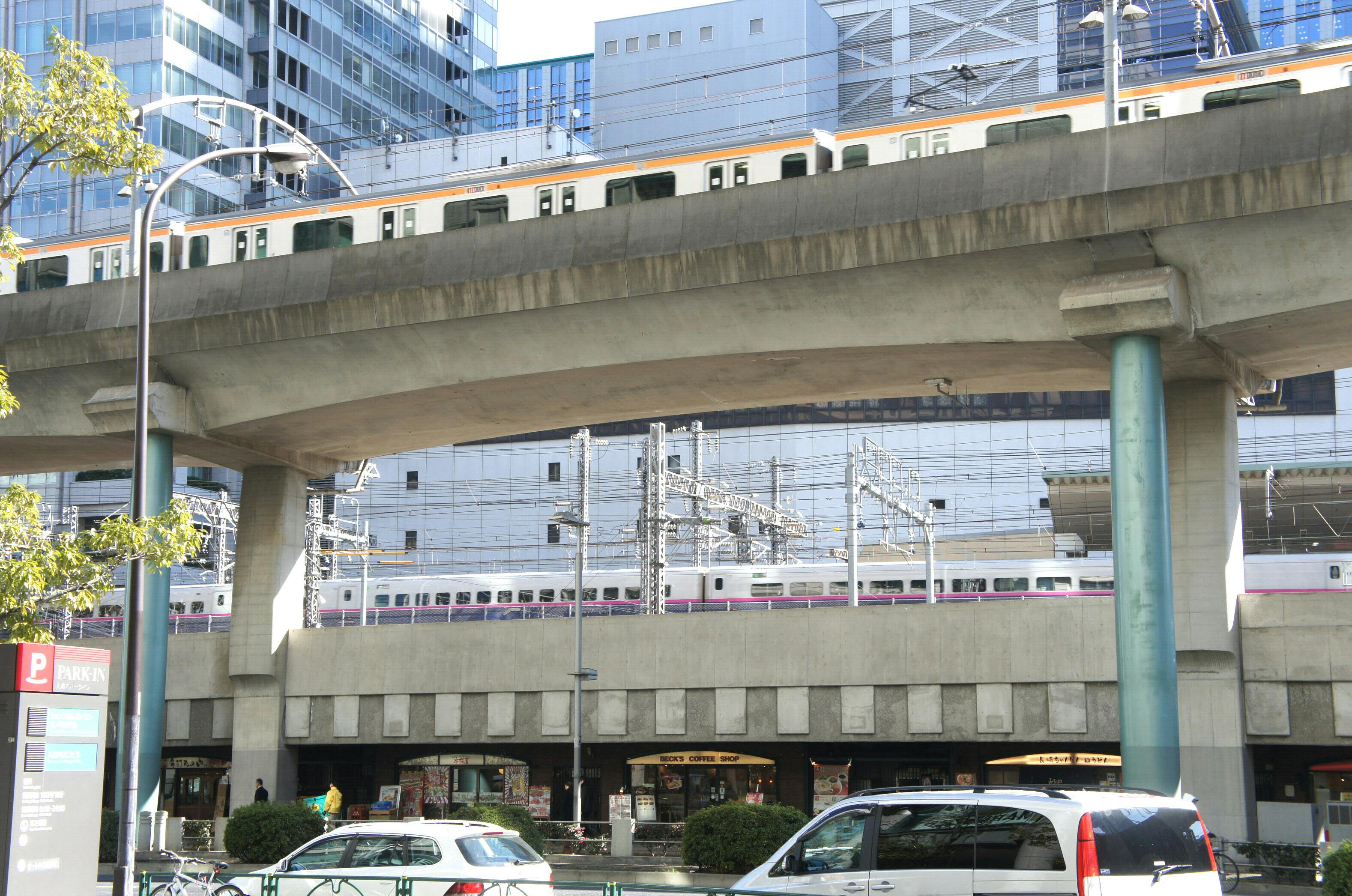 東京駅 中央線ホームなぜ高い 鉄路争奪戦の力学 エンタメ Nikkei Style