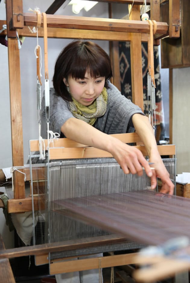 増える女性工芸士 伝統の技に現代の息吹 Nikkei Style