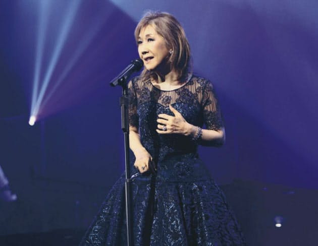 高橋真梨子 クールな歌唱から浮かぶ哀愁 Nikkei Style 高橋真梨子 クールな歌唱から浮かぶ哀愁 Nikkei Style