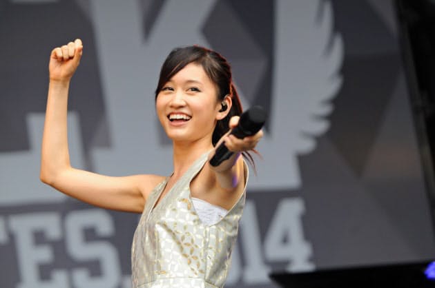元akb前田敦子 しっとりバラードで魅せた ロック イン ジャパン フェスティバル14 日経bizgate 元akb前田敦子 しっとりバラードで魅せた ロック イン ジャパン フェスティバル14 日経bizgate
