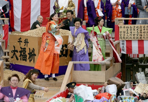 日本人はなぜ豆を投げるのか 節分 民俗学 Nikkei Style 日本人はなぜ豆を投げるのか 節分 民俗学 Nikkei Style