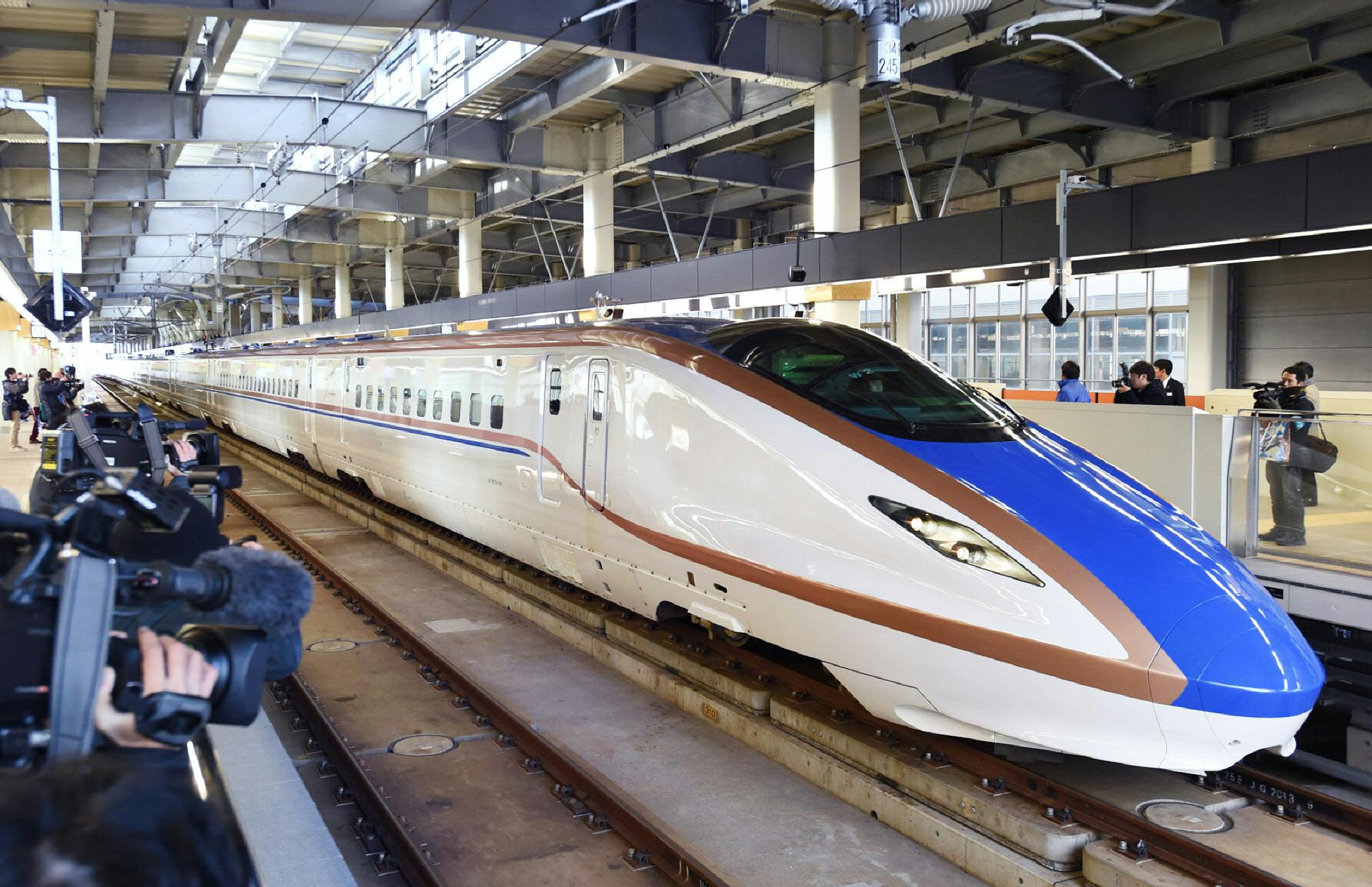 3回変わる周波数 乗務員交代 北陸新幹線 秘話 トラベル Nikkei Style