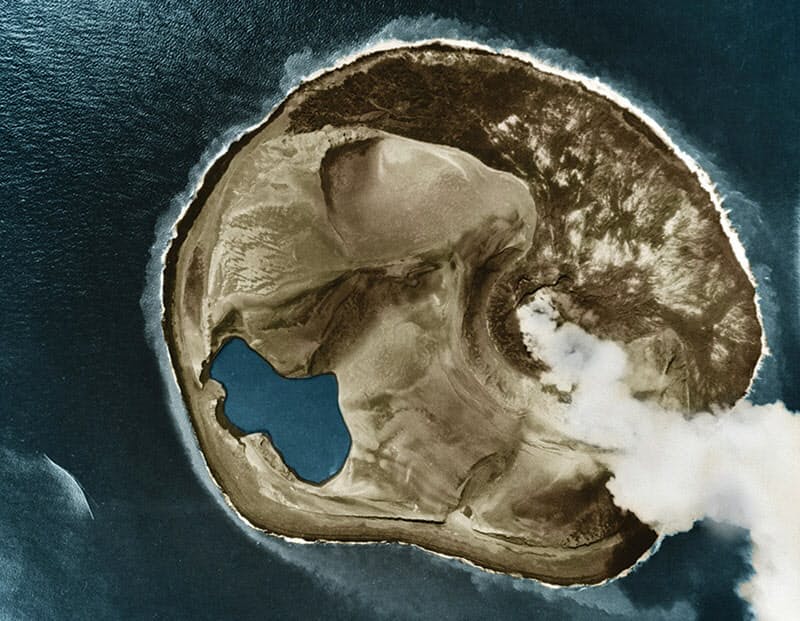 科学者以外 入るべからず アイスランドの 実験島 Nikkei Style 科学者以外 入るべからず アイスランドの 実験島 Nikkei Style